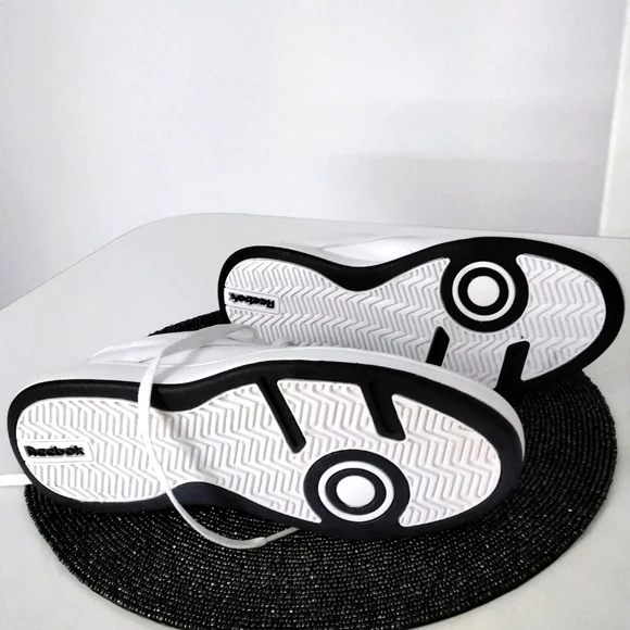 NWOT Men's REEBOK white tennis shoes - Picture 6 of 6